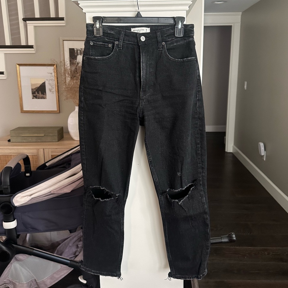 Abercrombie the mom high rise jeans, 26 Short